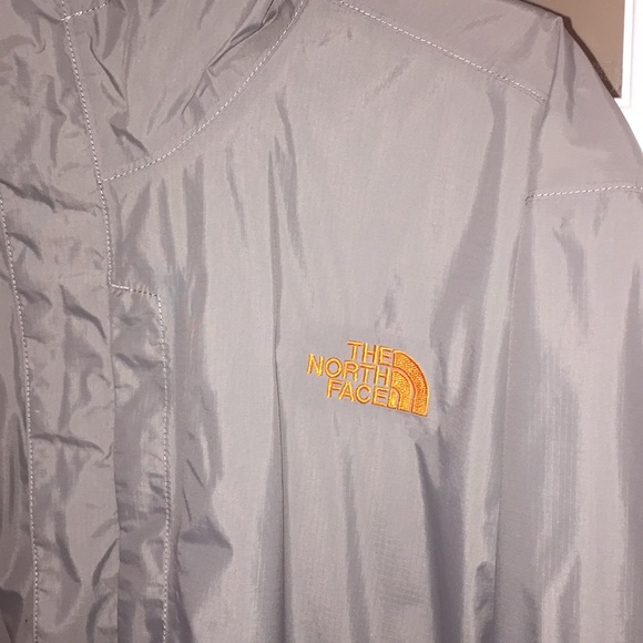 North Face Windbreaker Jacket - Picture 2 of 2